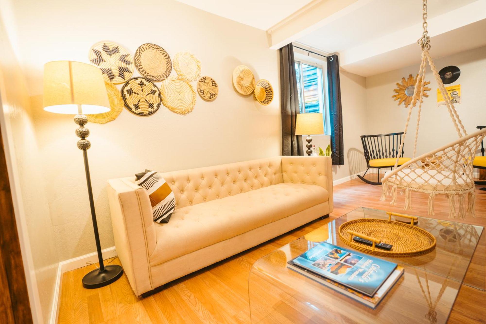 Windsor Retreat Private Basement Suite DEN Dış mekan fotoğraf