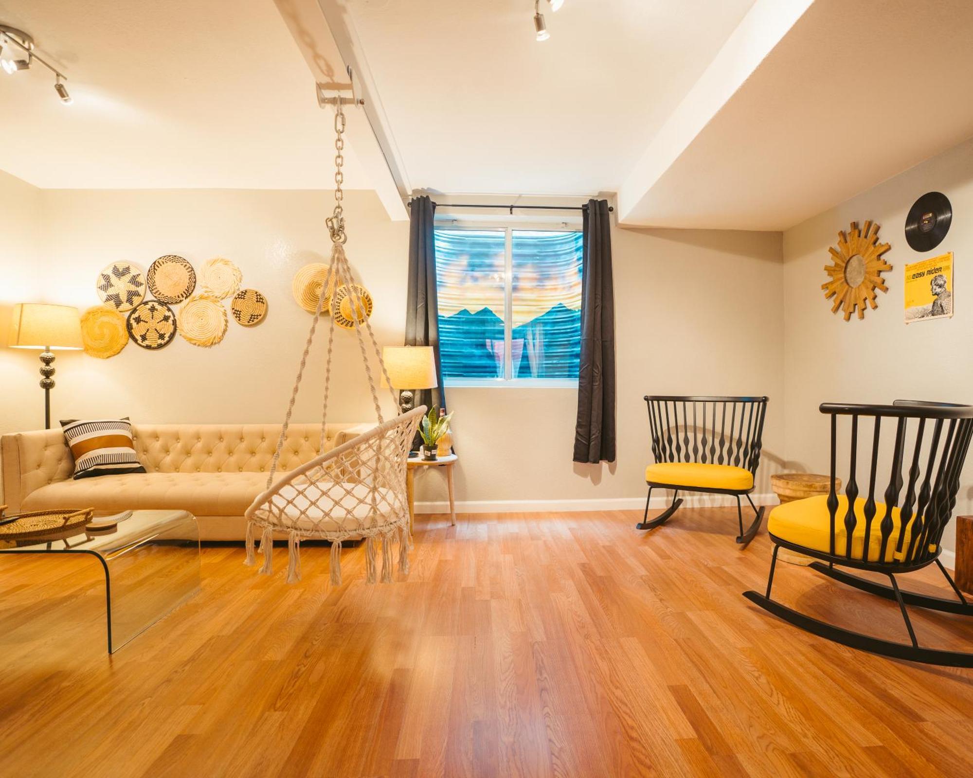 Windsor Retreat Private Basement Suite DEN Dış mekan fotoğraf