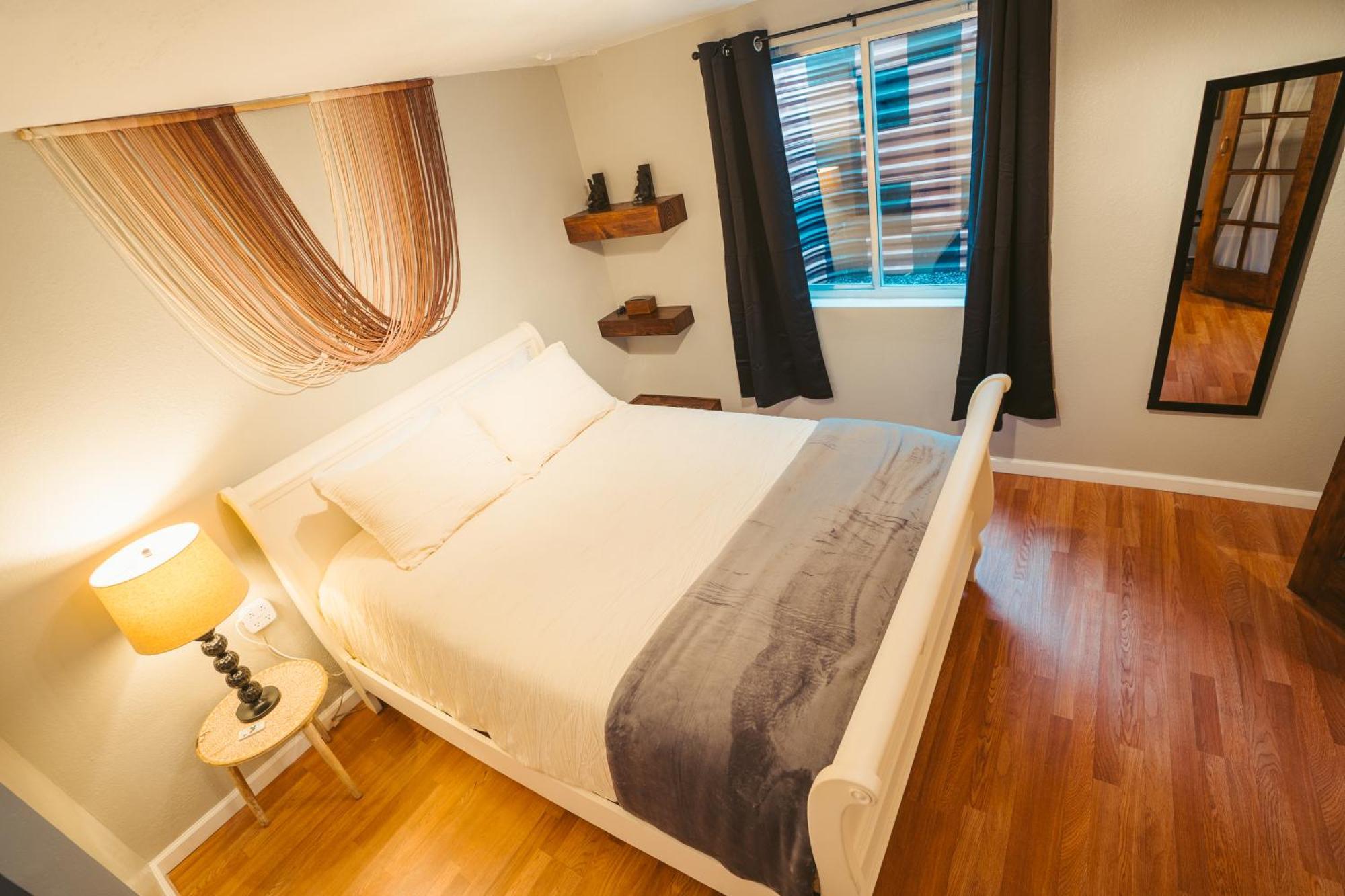 Windsor Retreat Private Basement Suite DEN Dış mekan fotoğraf